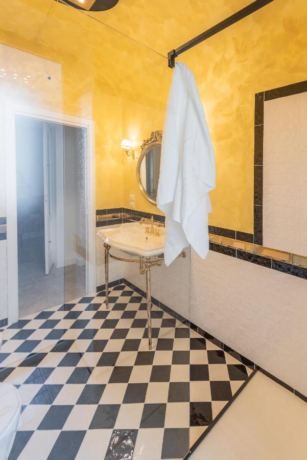 Nitti43 Luxury Apartment Таранто Экстерьер фото